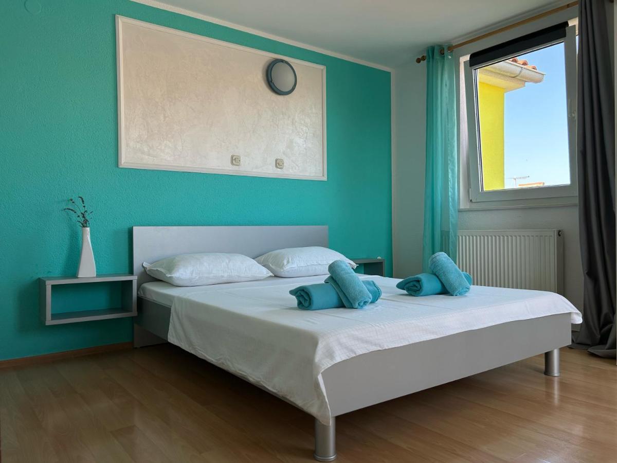Jela Apartment With A Big Balcony PUY 외부 사진